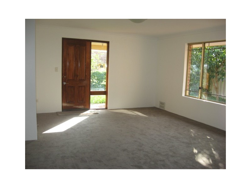 1/131 West Road, Bassendean WA 6054