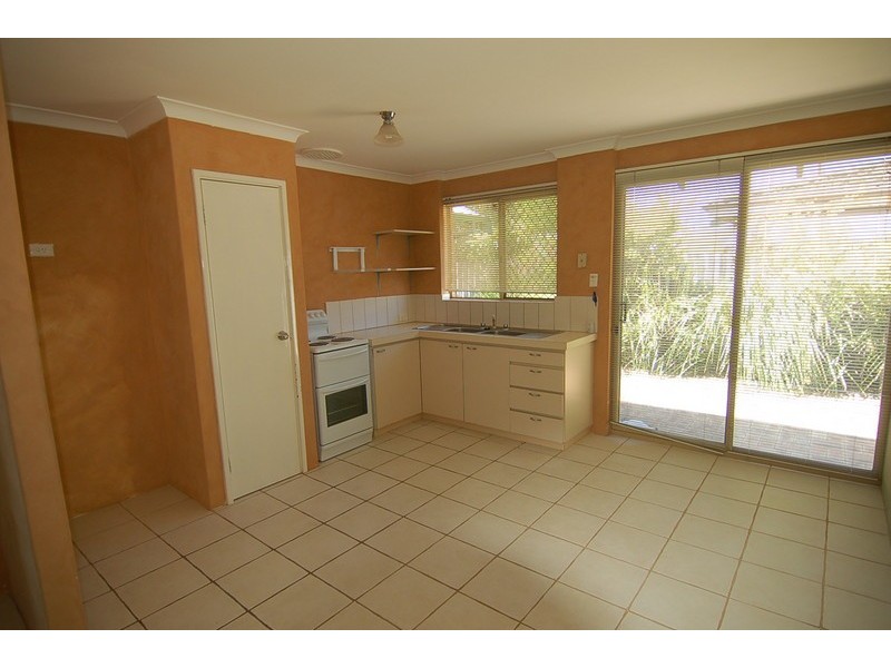 2/6 Helena Street, Guildford WA 6055