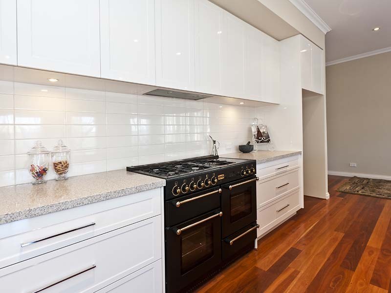 18 Tauman Loop, Guildford WA 6055