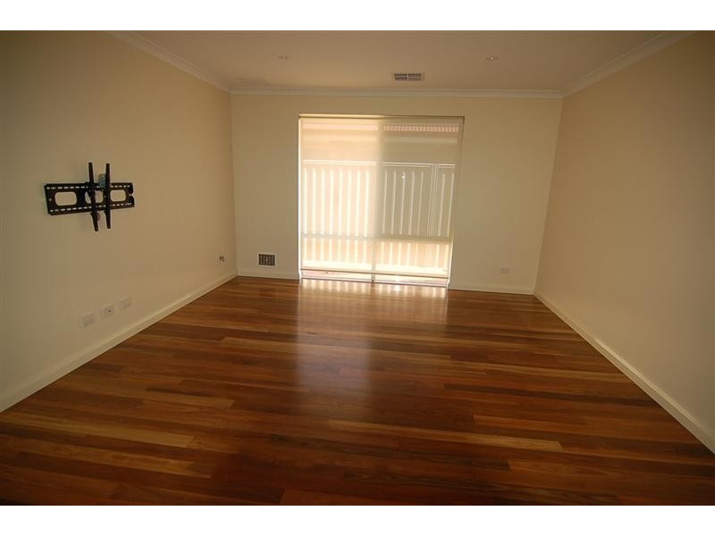 12 Tauman Loop, Guildford WA 6055