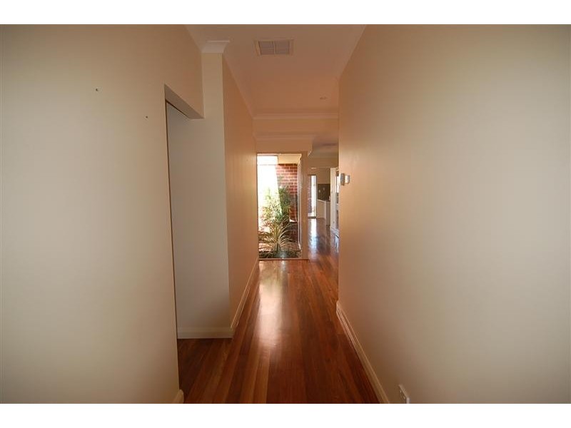 12 Tauman Loop, Guildford WA 6055