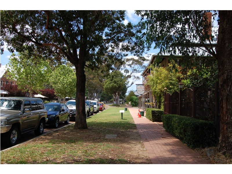 16 Sutherland Close, Guildford WA 6055