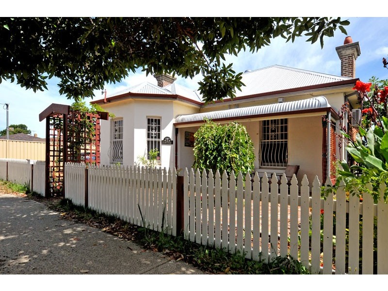 8 Byers Road, Midland WA 6056