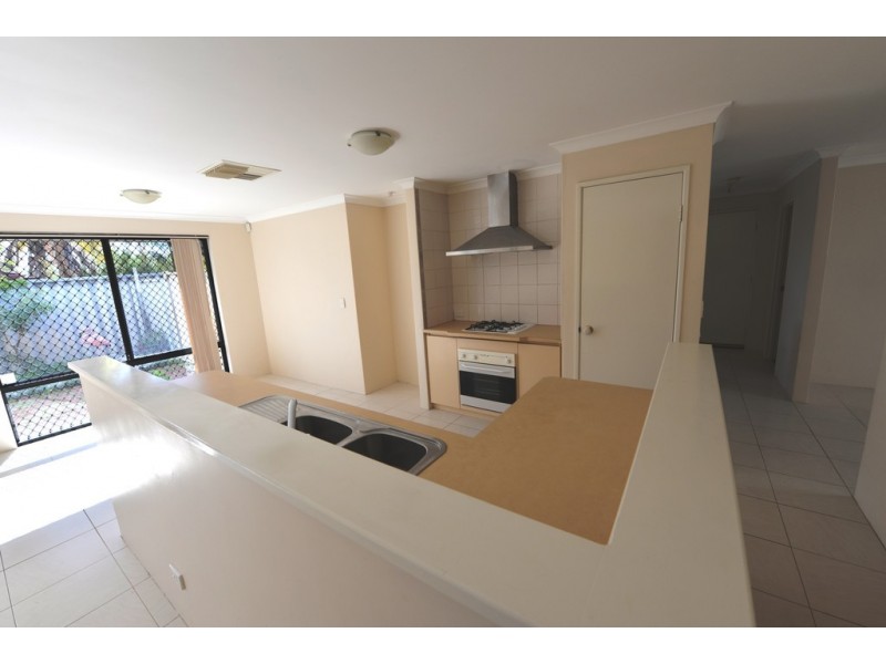 25 Scanlon Way, Lockridge WA 6054