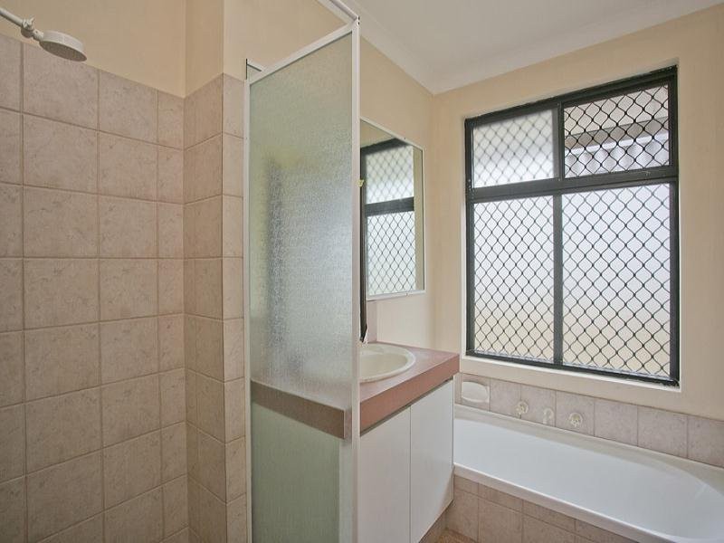 25 Scanlon Way, Lockridge WA 6054