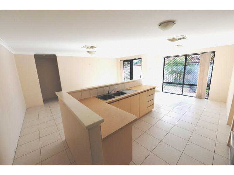 25 Scanlon Way, Lockridge WA 6054