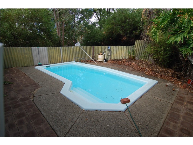 25 Trevor Court, Roleystone WA 6111