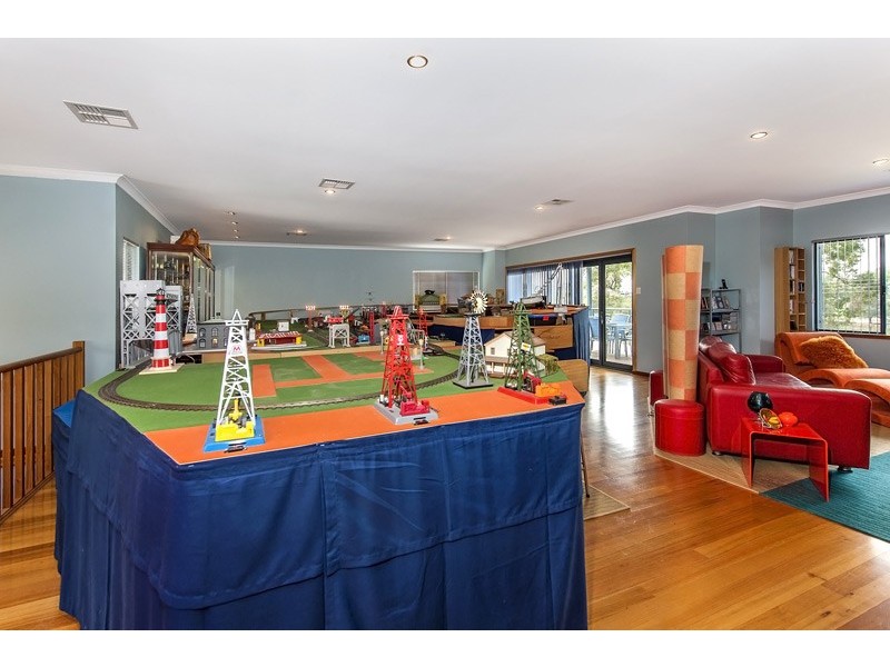 9 Ashfield Parade, Ashfield WA 6054