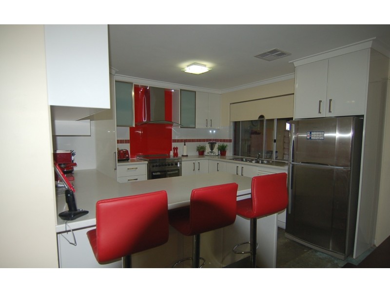 5 Dalwood Road, Swan View WA 6056