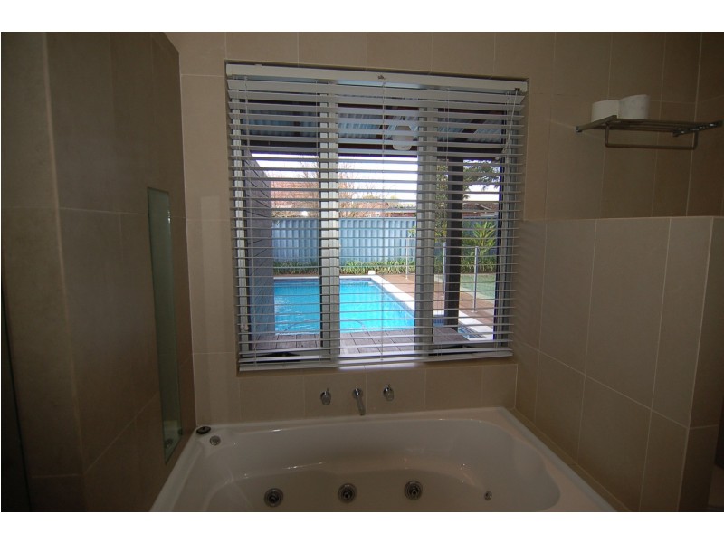 10 Hugh Street, Guildford WA 6055