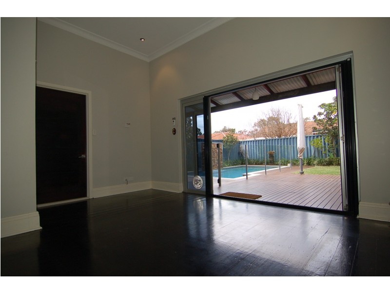10 Hugh Street, Guildford WA 6055