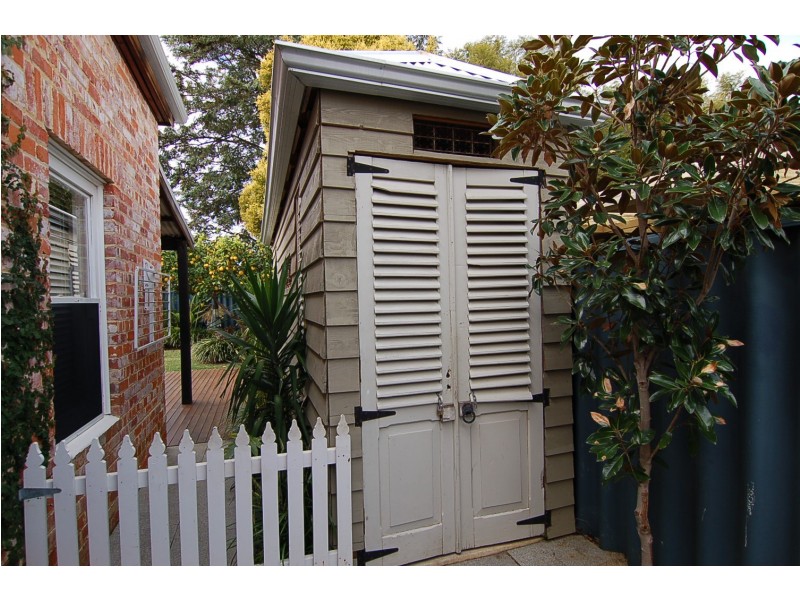 10 Hugh Street, Guildford WA 6055