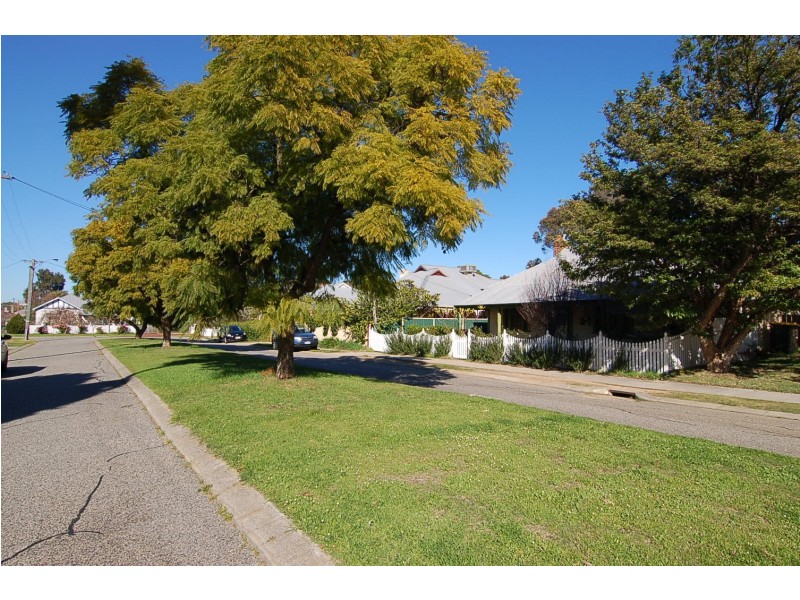 7 Peel Street, Guildford WA 6055