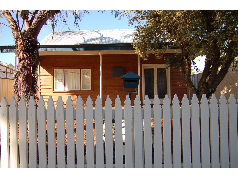 16 Bertie Street, Guildford WA 6055