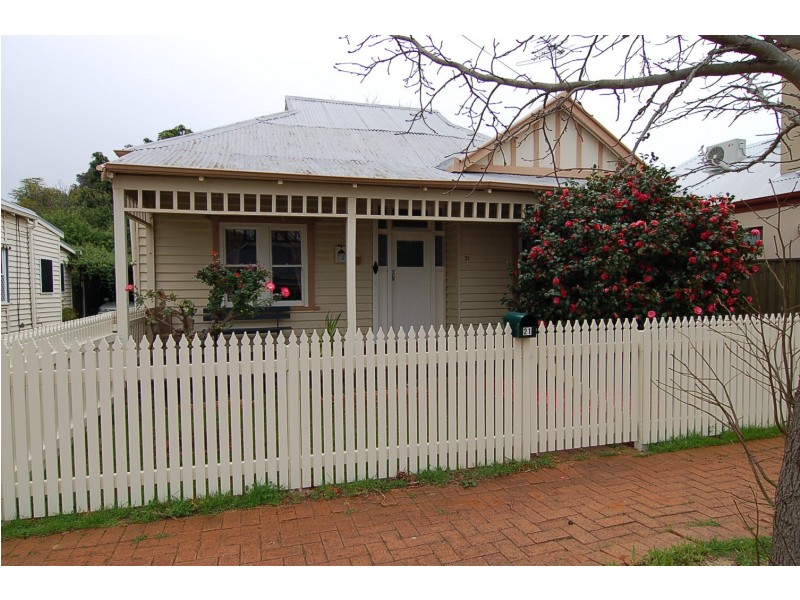 21 Station Street, Guildford WA 6055