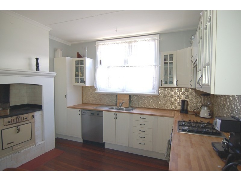 27 Fourth Avenue, Bassendean WA 6054