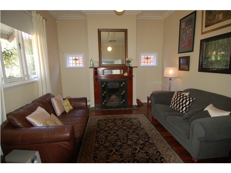 2 OLIVE STREET, Guildford WA 6055