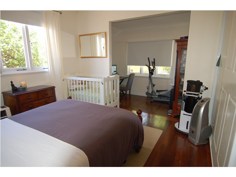 2 OLIVE STREET, Guildford WA 6055