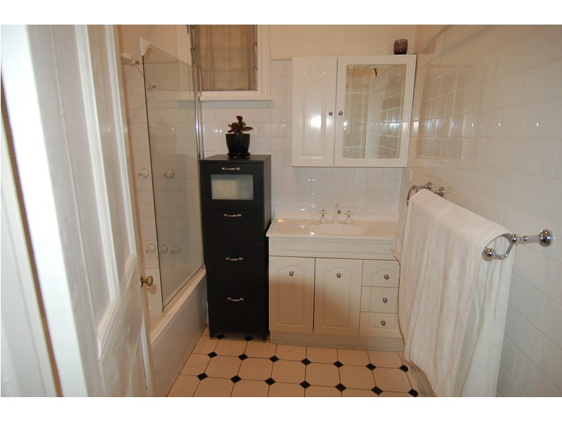 2 OLIVE STREET, Guildford WA 6055