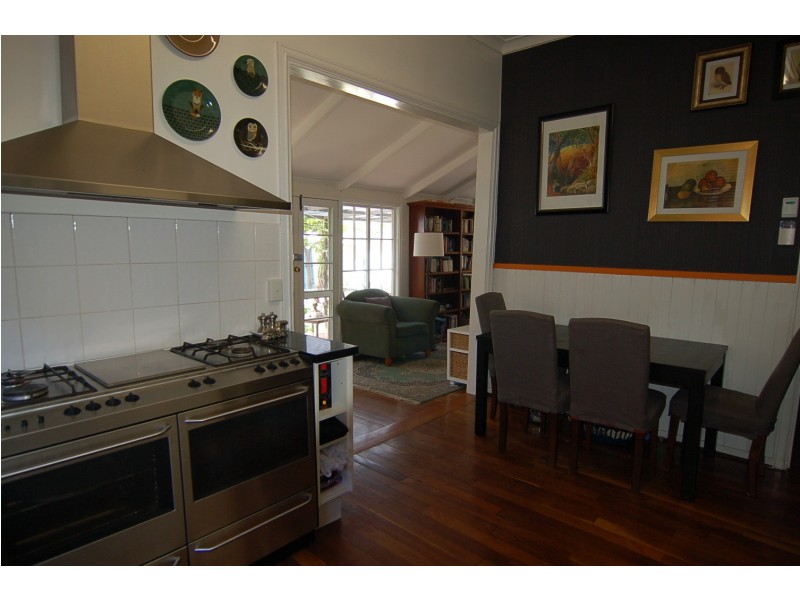 2 OLIVE STREET, Guildford WA 6055