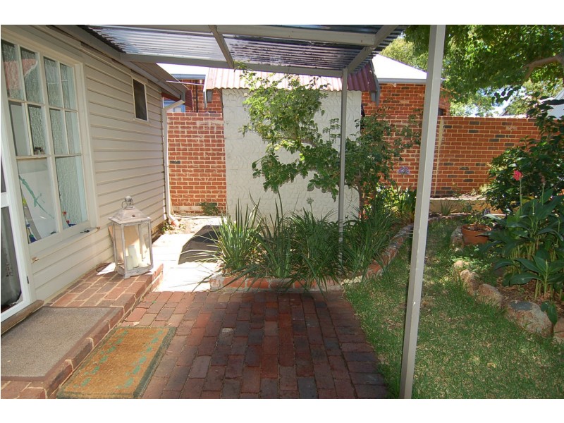 2 OLIVE STREET, Guildford WA 6055