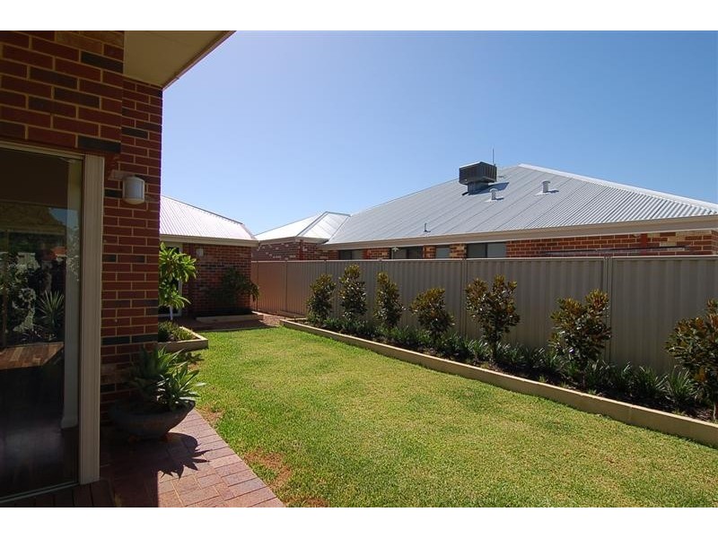 12 Tauman Loop, Guildford WA 6055