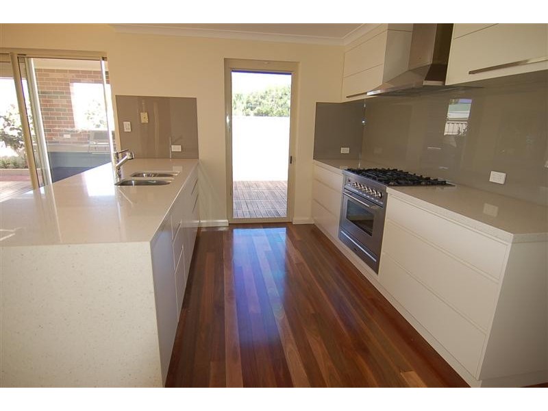12 Tauman Loop, Guildford WA 6055