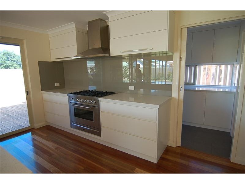 12 Tauman Loop, Guildford WA 6055