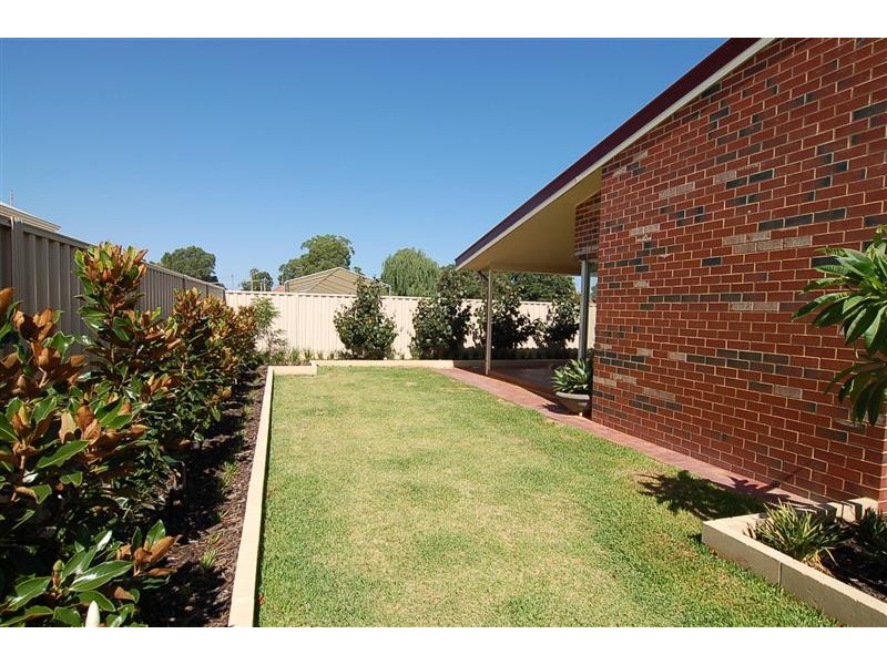12 Tauman Loop, Guildford WA 6055