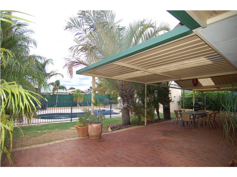 26 Hamlet Pass, Jane Brook WA 6056