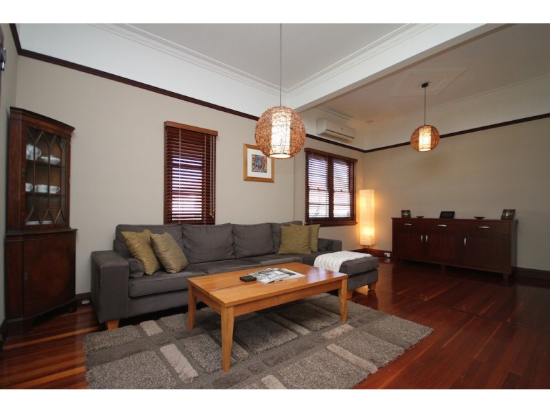 13 Eileen Street, Bassendean WA 6054