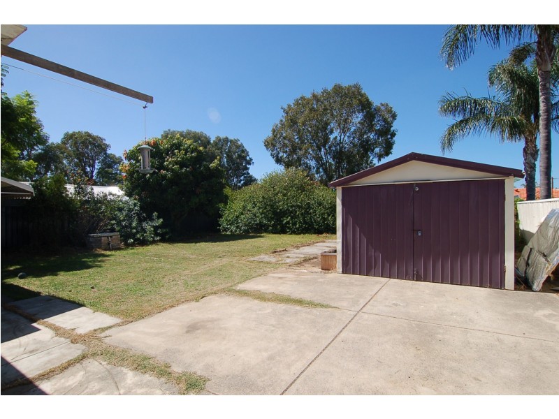28 Devenish Road, Lockridge WA 6054
