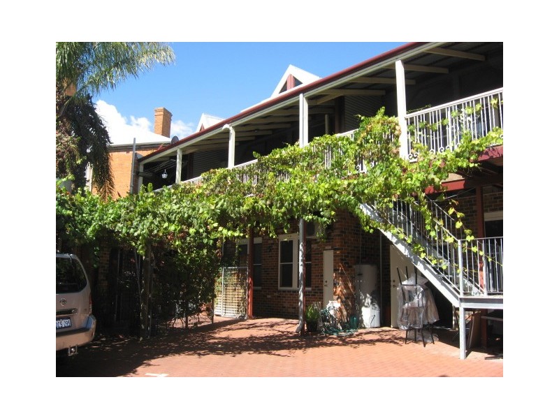 2/104 Swan Street, Guildford WA 6055