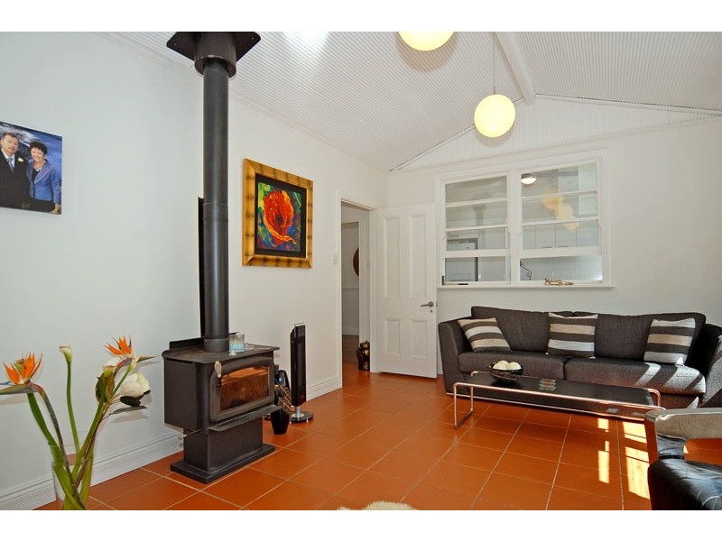 4 Bertie Street, Guildford WA 6055