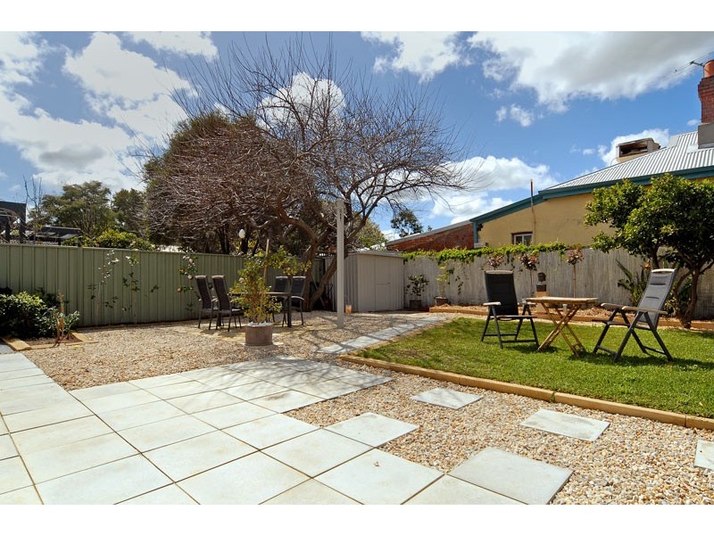 4 Bertie Street, Guildford WA 6055