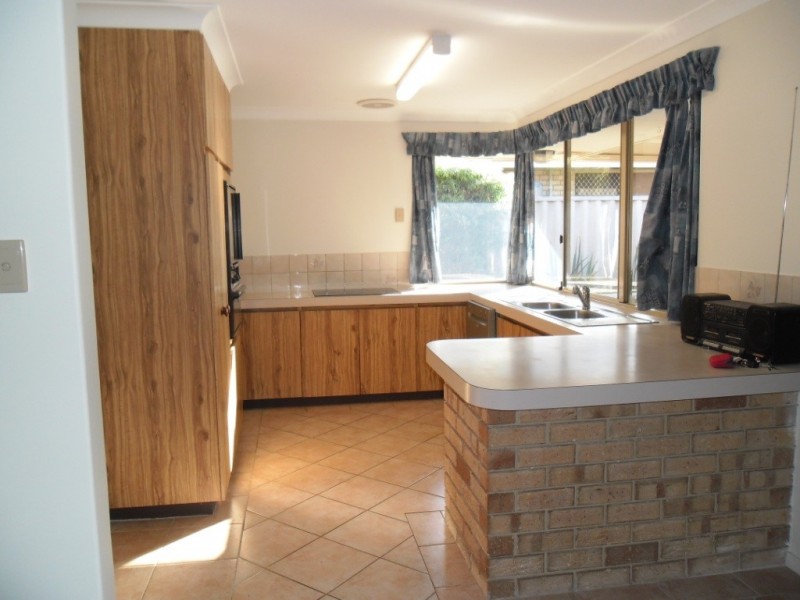18 Highview Street, Alexander Heights WA 6064