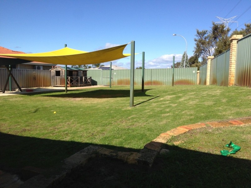 4 Brookside Gardens, Caversham WA 6055