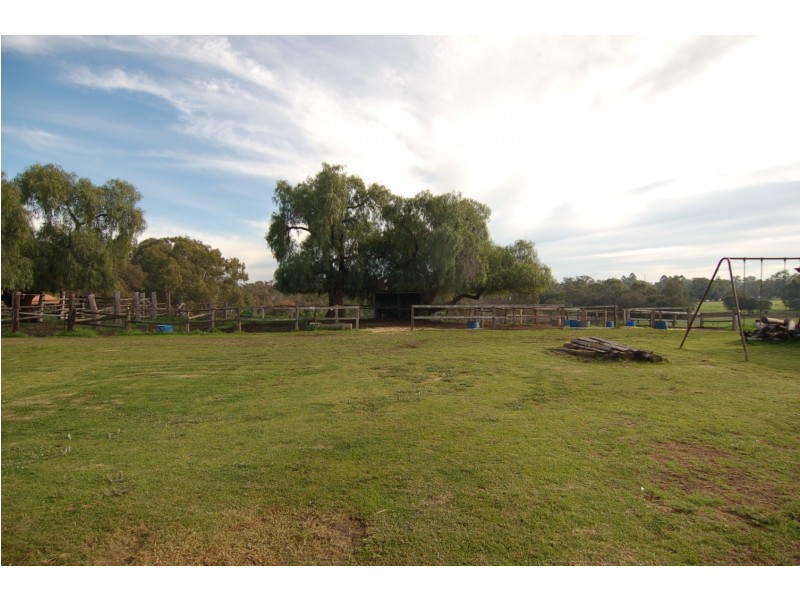 98 Terrace Road, Guildford WA 6055