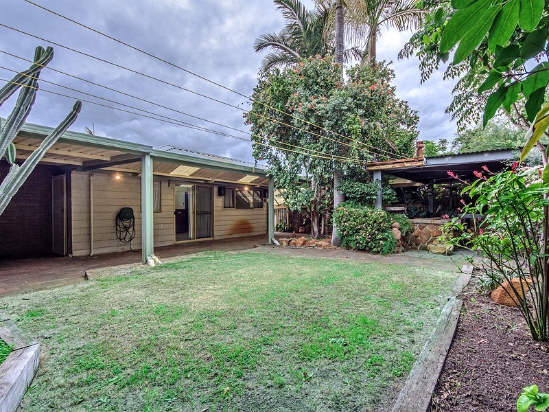 16 Faulkner Way, Eden Hill WA 6054