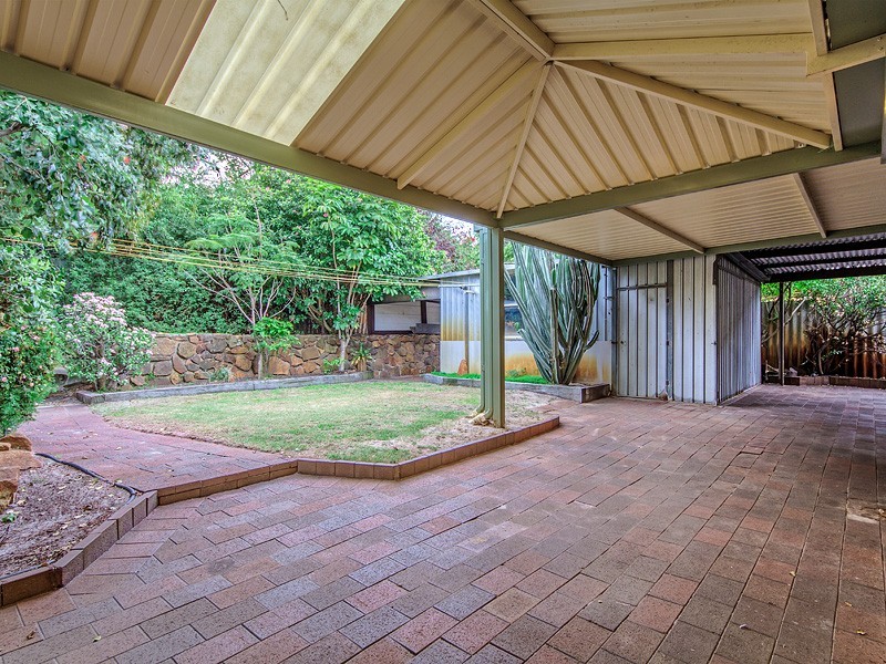 16 Faulkner Way, Eden Hill WA 6054