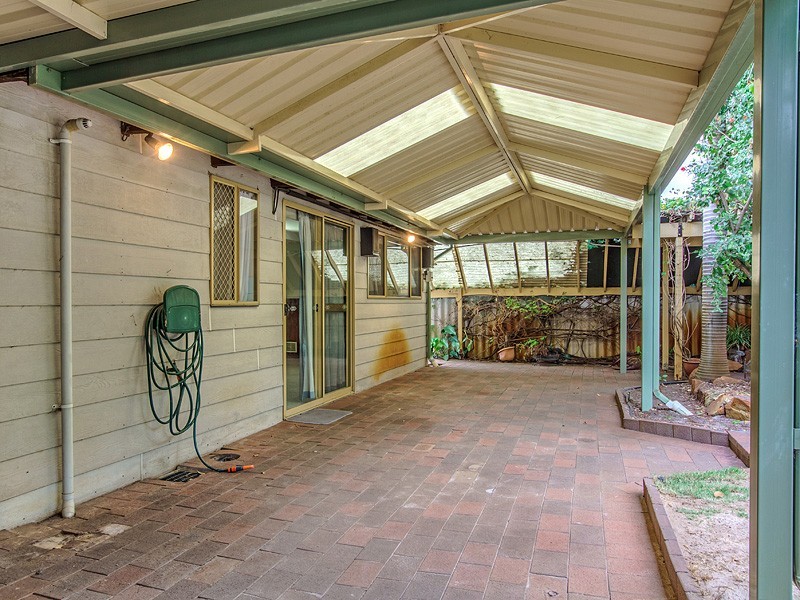 16 Faulkner Way, Eden Hill WA 6054