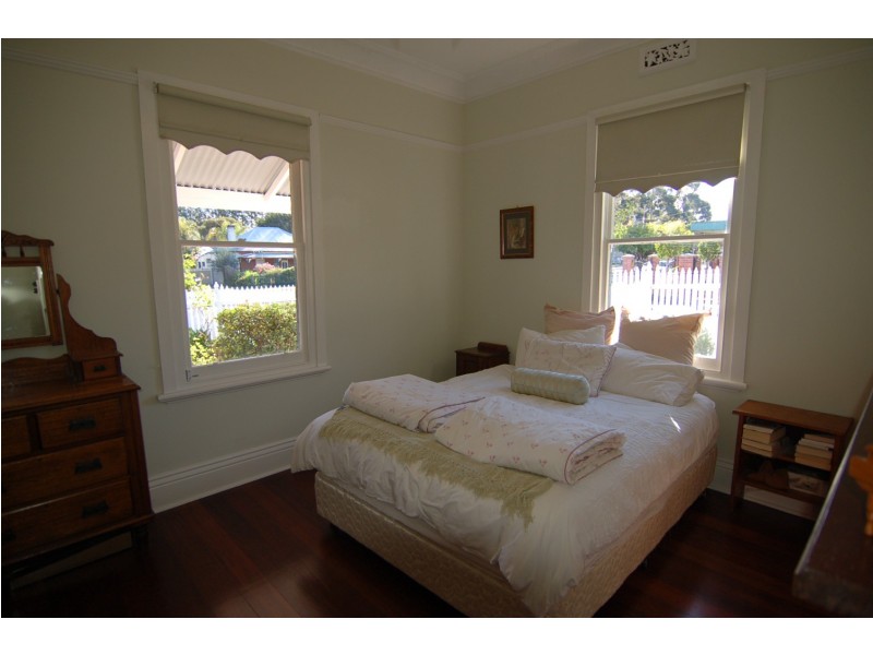 60 East Street, Guildford WA 6055