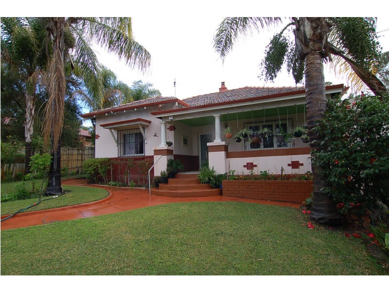 8 Railway Parade, Bassendean WA 6054