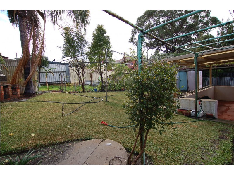 8 Railway Parade, Bassendean WA 6054