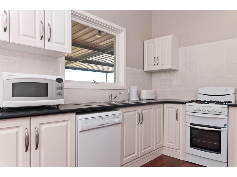 5 Connaught st, Forrestfield WA 6058