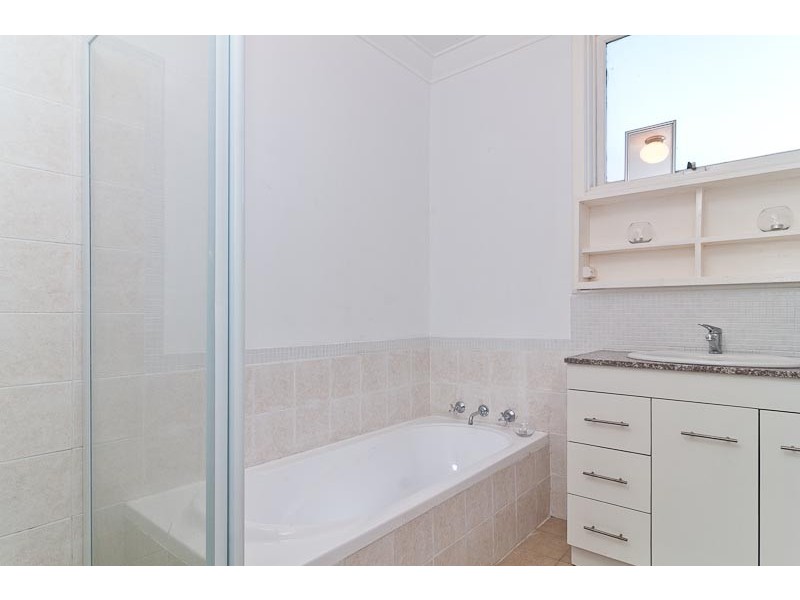 5 Connaught st, Forrestfield WA 6058