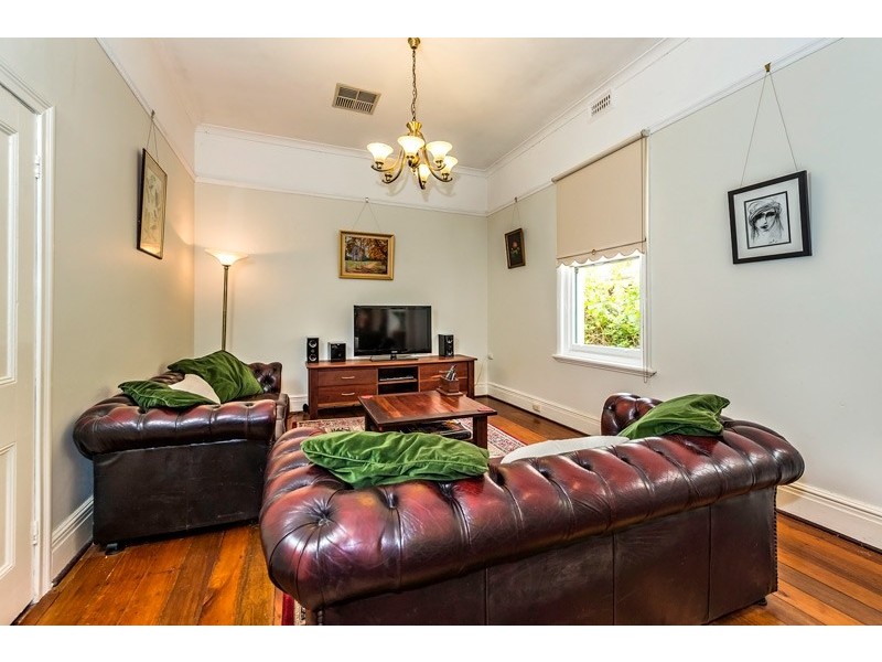 7 Olive Street, Guildford WA 6055