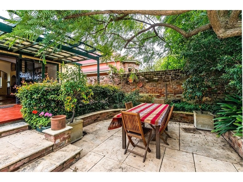 7 Olive Street, Guildford WA 6055