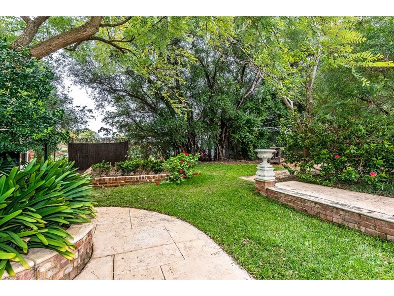 7 Olive Street, Guildford WA 6055