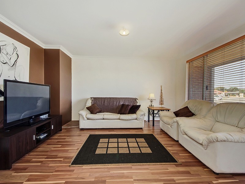 11 Kylee Close, South Guildford WA 6055